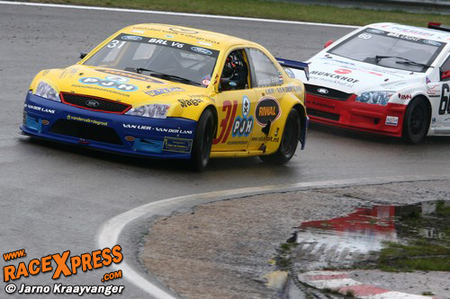 Natte omstandigheden in BRL race